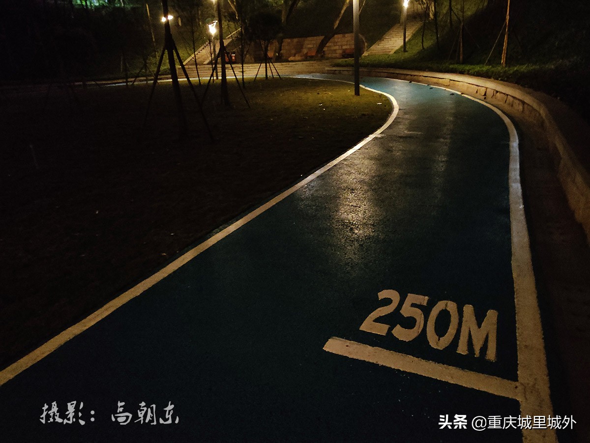 夜间开放的体育公园,平顶山体育公园晚上好玩吗