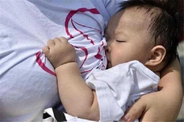 宝妈存200袋母乳,宝妈囤了200袋奶乳被婆婆偷偷倒掉