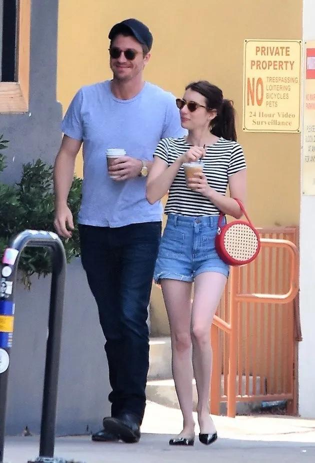 夏天薄款牛仔短裤,怎样选择牛仔短裤显瘦