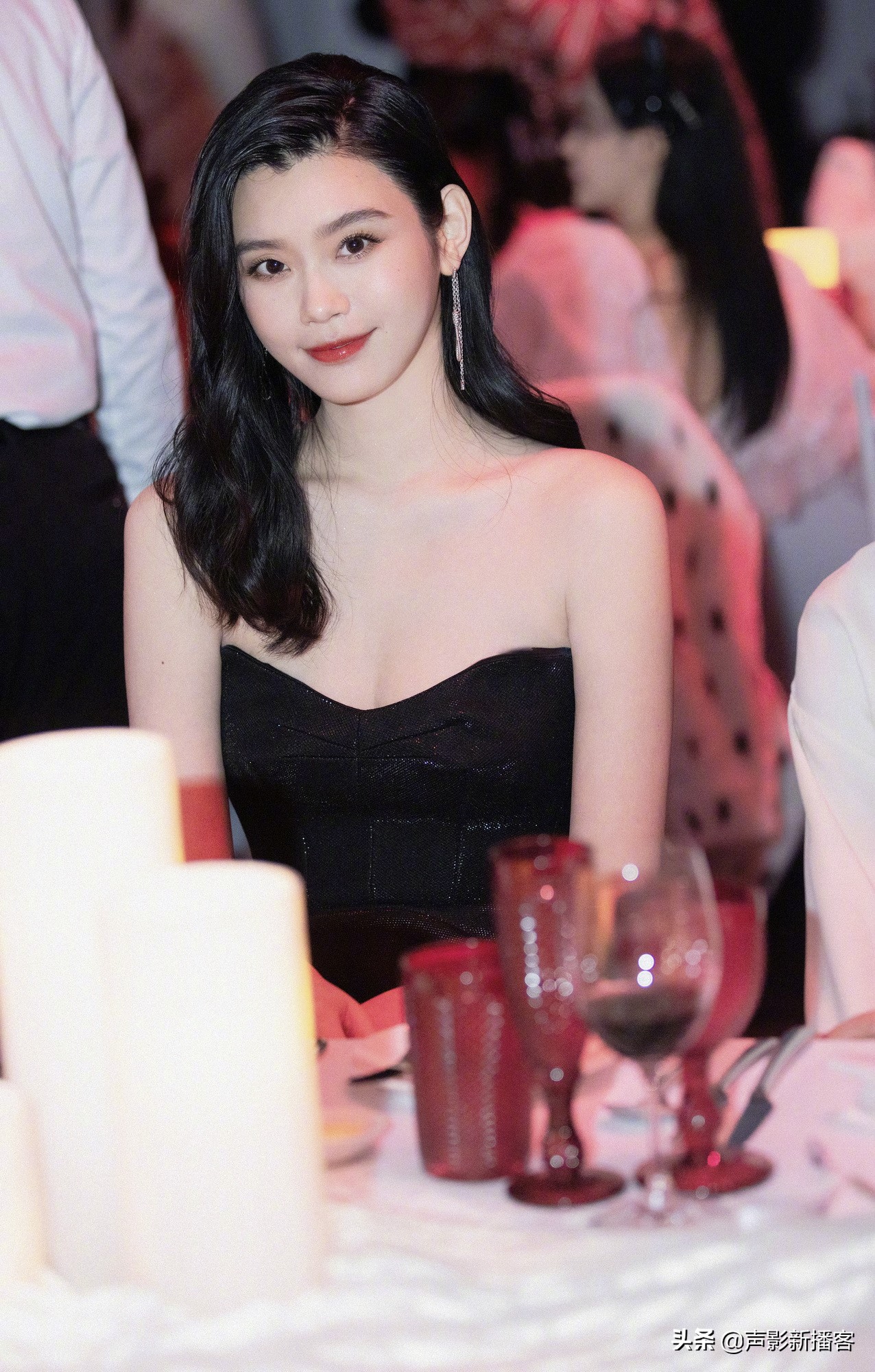 奚梦瑶晒与何猷君年龄,奚梦瑶晒与何猷君合照