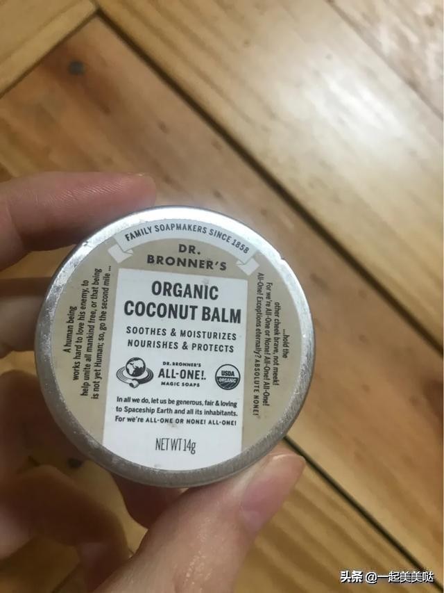 嘴唇干裂全是死皮怎么办,嘴唇脱皮干裂用什么唇膏好