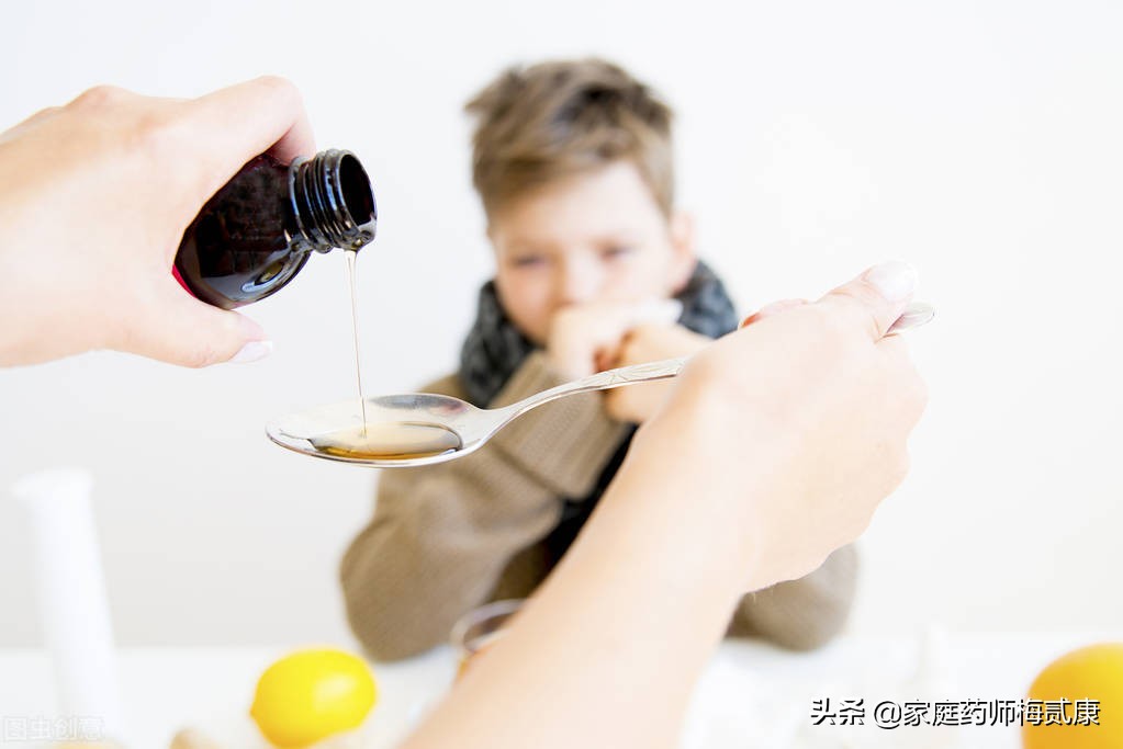 孩子咳嗽发烧吃阿奇霉素还是头孢,小孩发烧可以吃阿莫西林和头孢吗