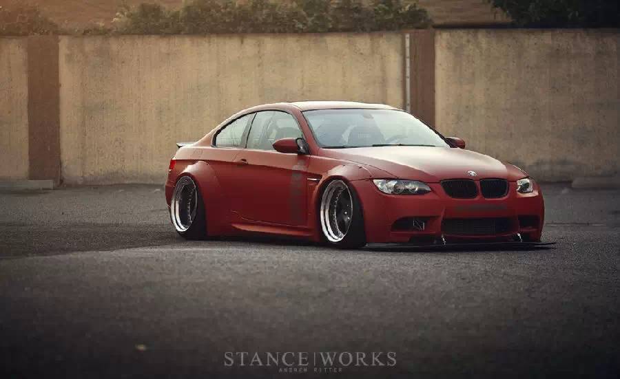 瀹濋┈e92澶栬濂椾欢,瀹濋┈e92鍙岄棬閾惰壊