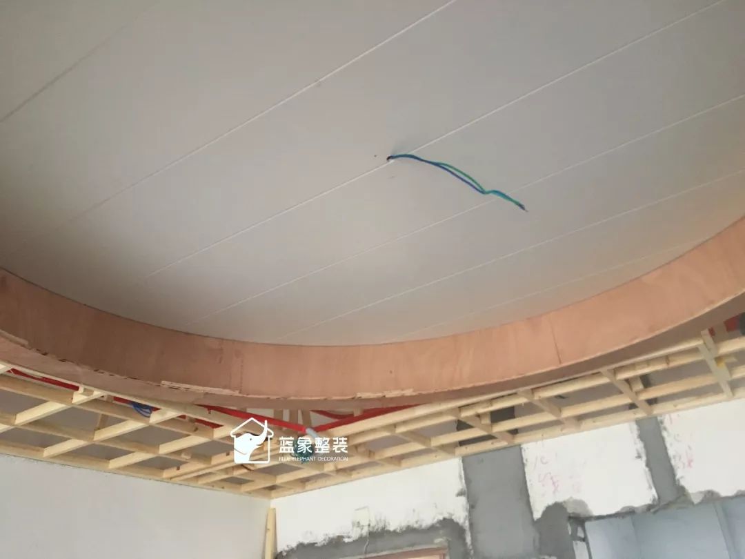 竹木纤维集成墙板和油漆哪个好,竹木纤维全屋整装多少钱一平米