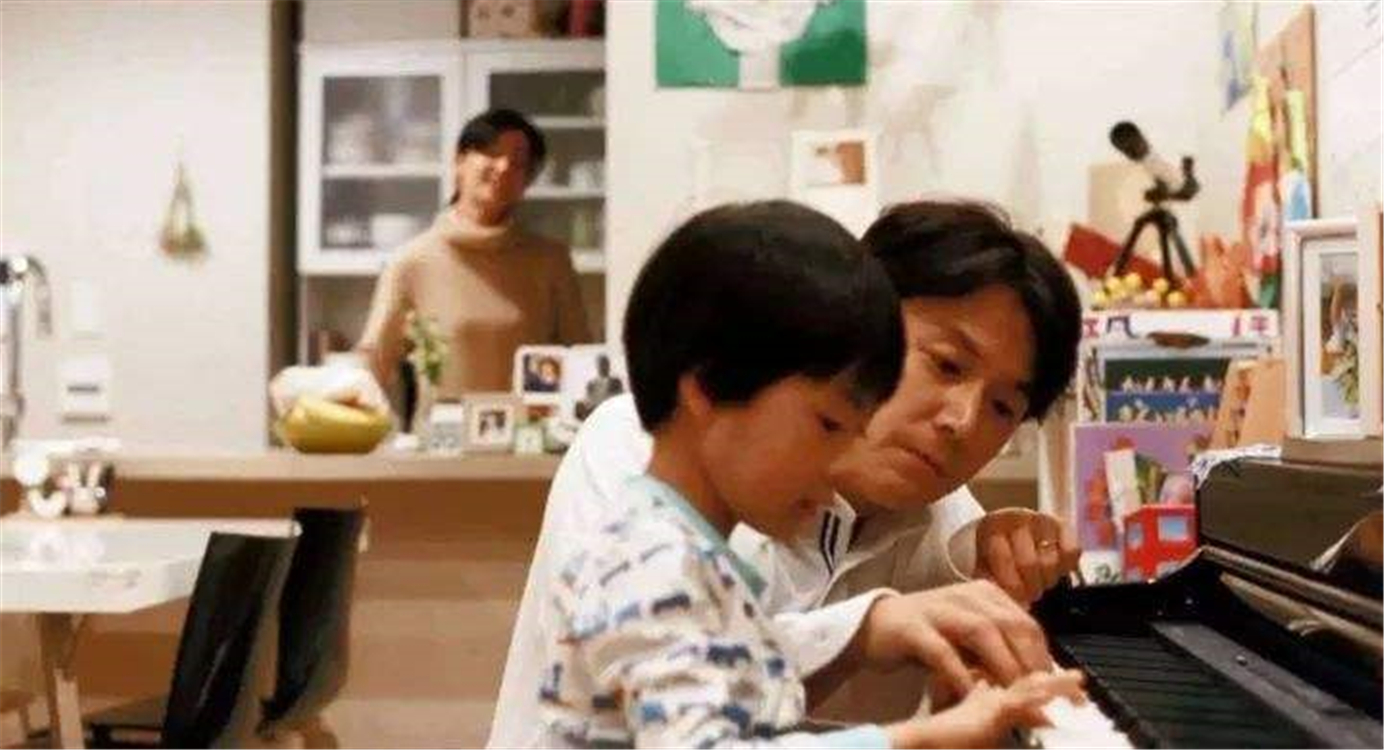 经常说这三句话的孩子不孝顺,三种爸爸说话态度决定孩子未来