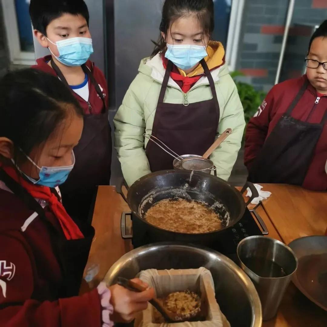 不靠名师、不拼生源，罗振宇盛赞的乡村学校，让我们看到教育“突围”的可能