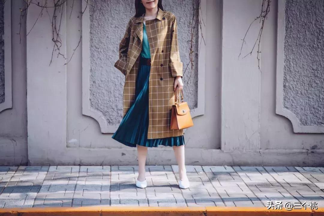 今年流行的裙子不穿高跟鞋,今年流行时髦的裙子冬天穿的