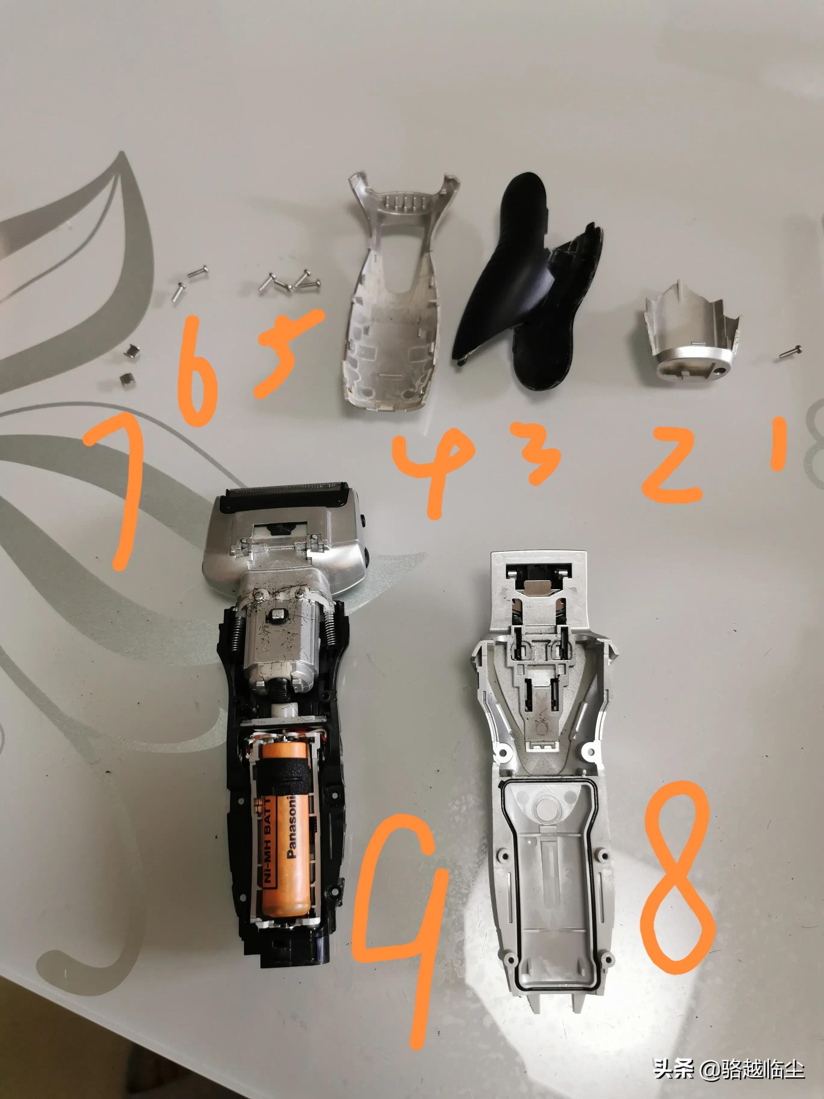 松下剃须刀rw30如何更换刀头,松下es-rw30更换电池教程