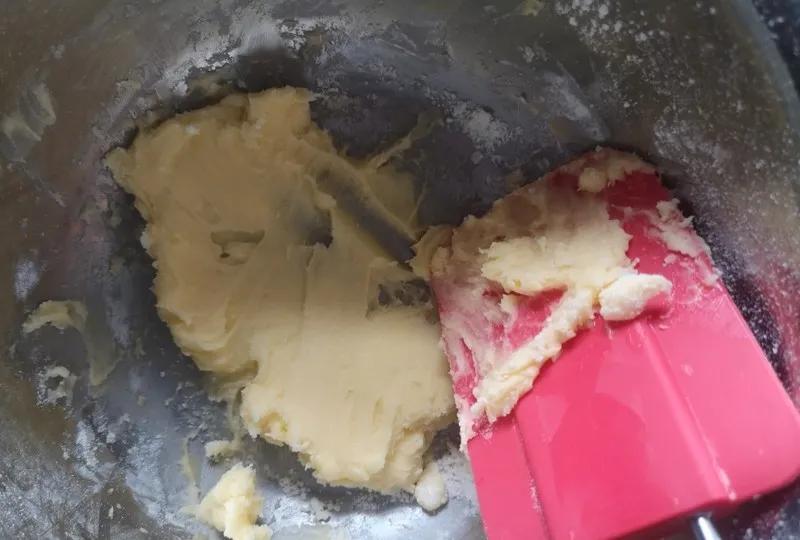 黄油100g的曲奇饼干配方 (酥脆曲奇饼干的最佳配方)