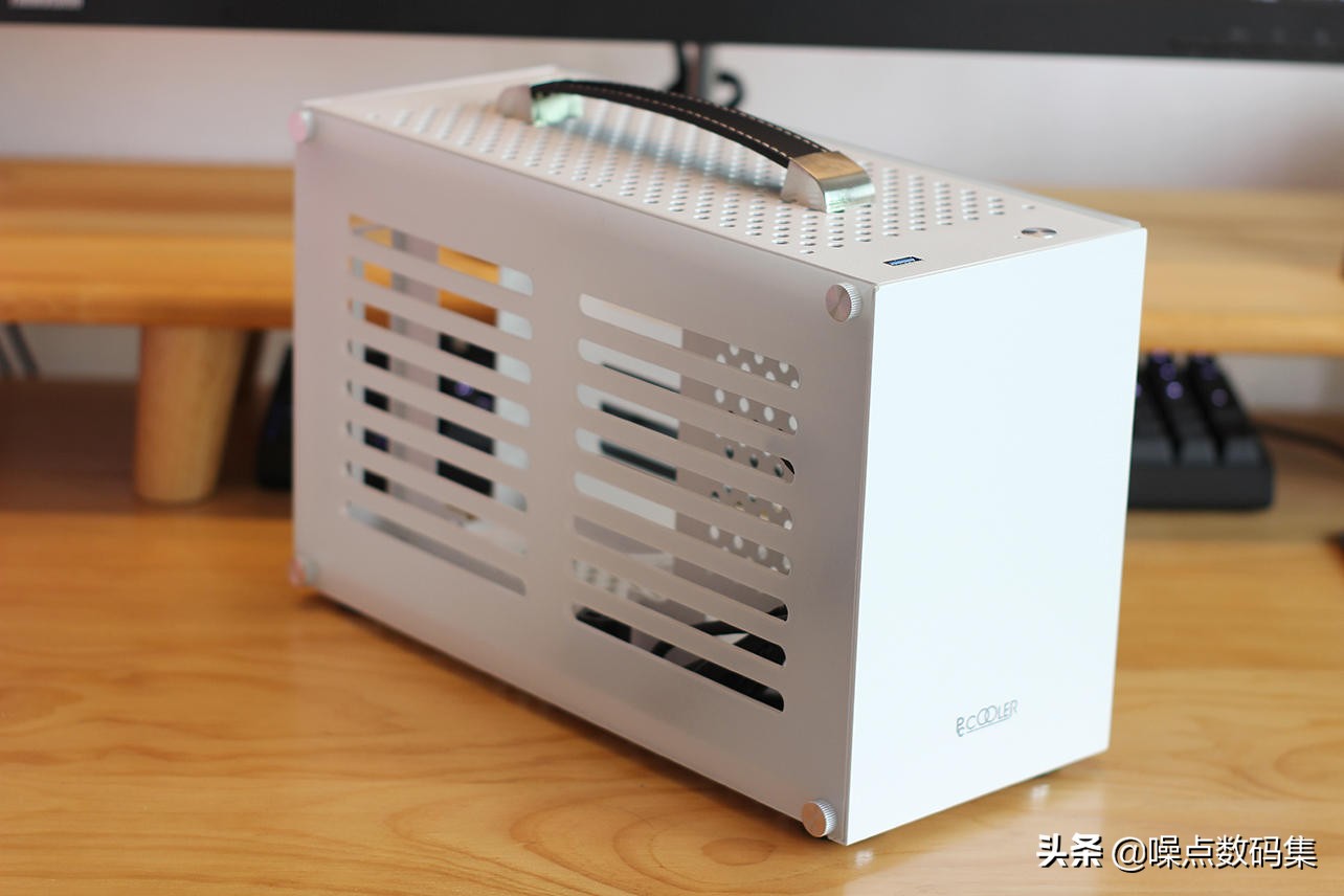 超频三蜂鸟i100pro散热改造,蜂鸟i100itx机箱测评