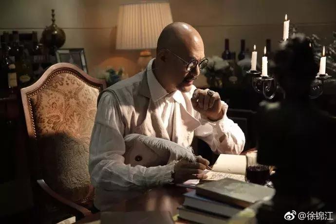 长恶人脸，竟是老婆奴！他拍风月片，被骂低俗，一幅画能卖出80万