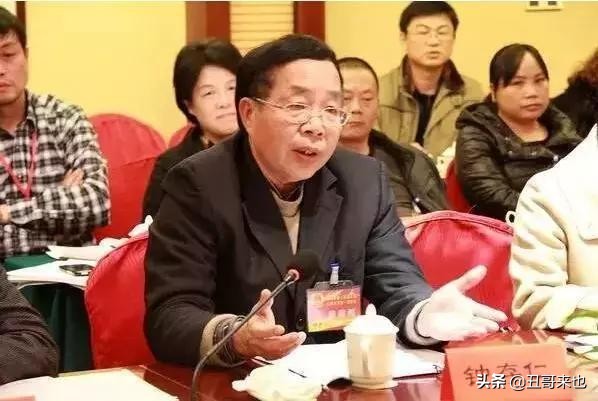 白衣服发黄在家就能处理,衣物变黄如何洗白妙招