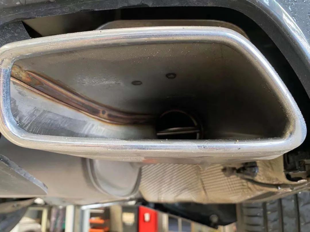 宝马8系双门碳纤维,宝马8系四门版的驾驶感受