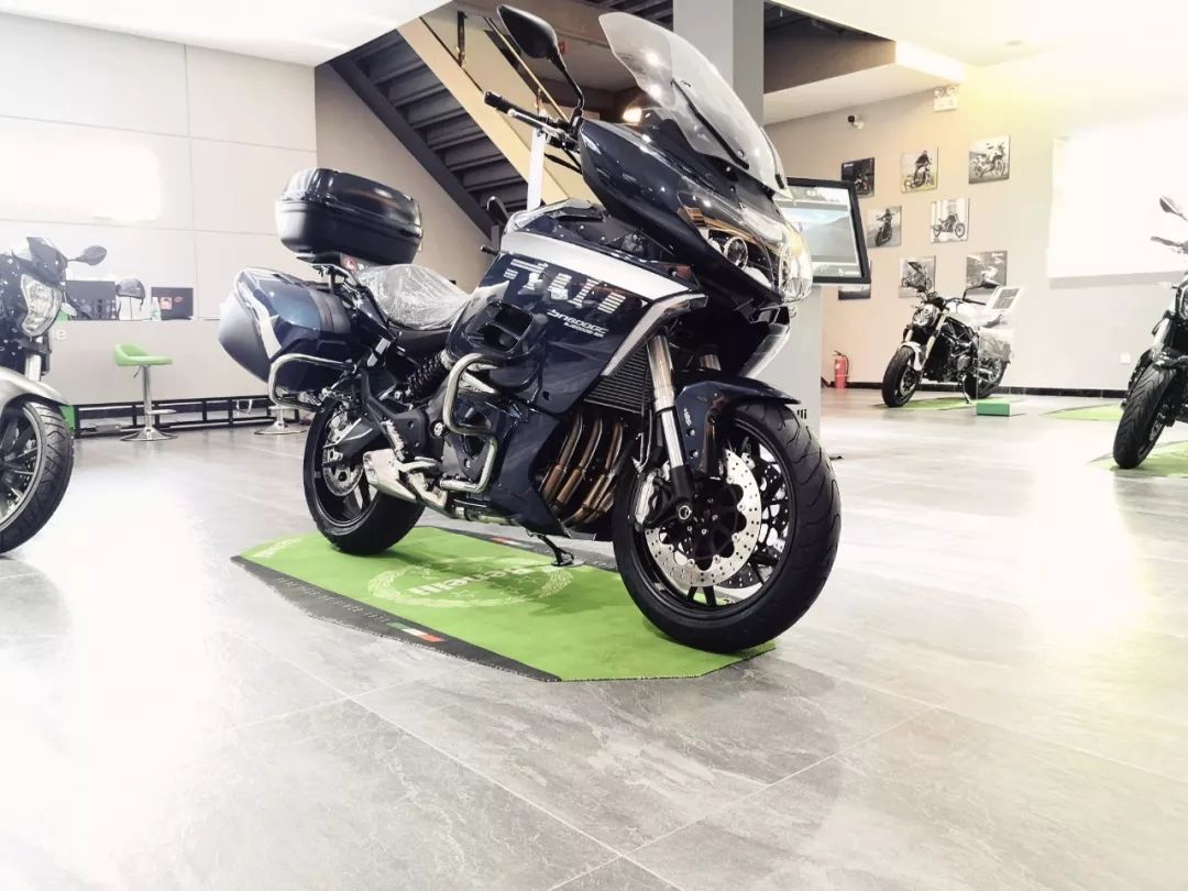 贝纳利蓝宝龙300和黄龙600,贝纳利黄龙300最新款售价多少钱