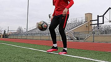 简单易学颠球技巧,八种颠球技巧口诀