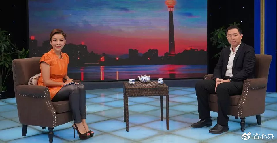 省心办创始人于景晨接受央视主持人朱迅专访，见证服务力量