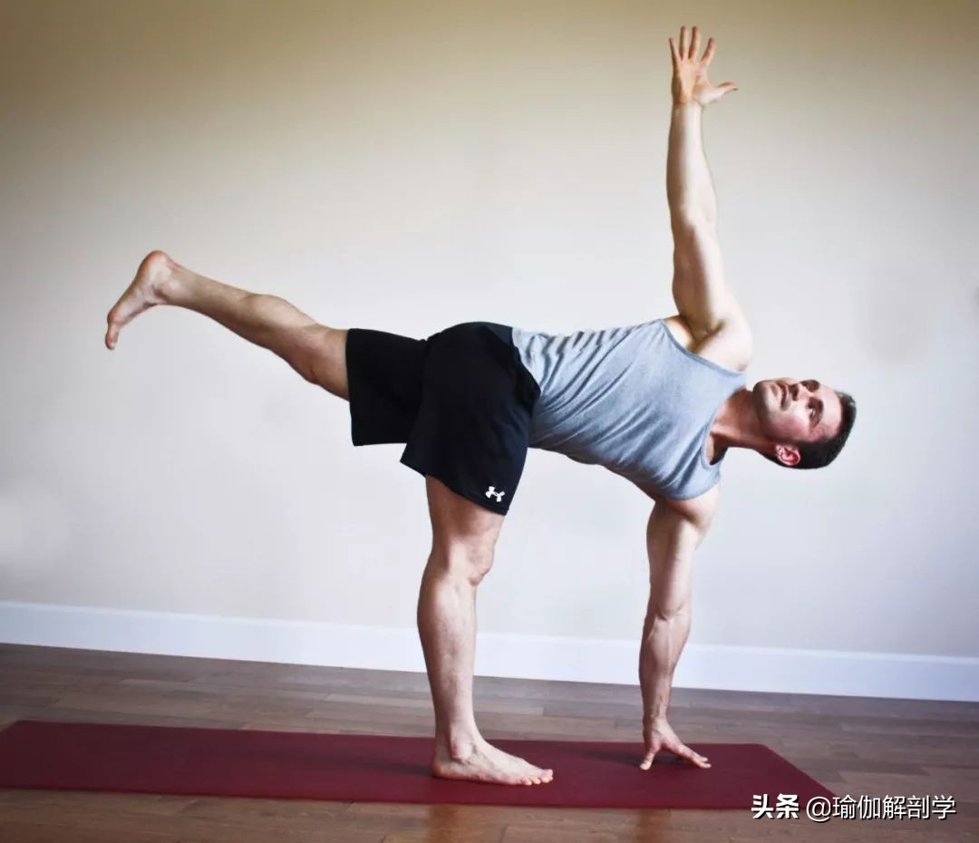 腰椎间盘突出适合练瑜伽哪些动作,腰椎间盘突出做什么瑜伽可以恢复