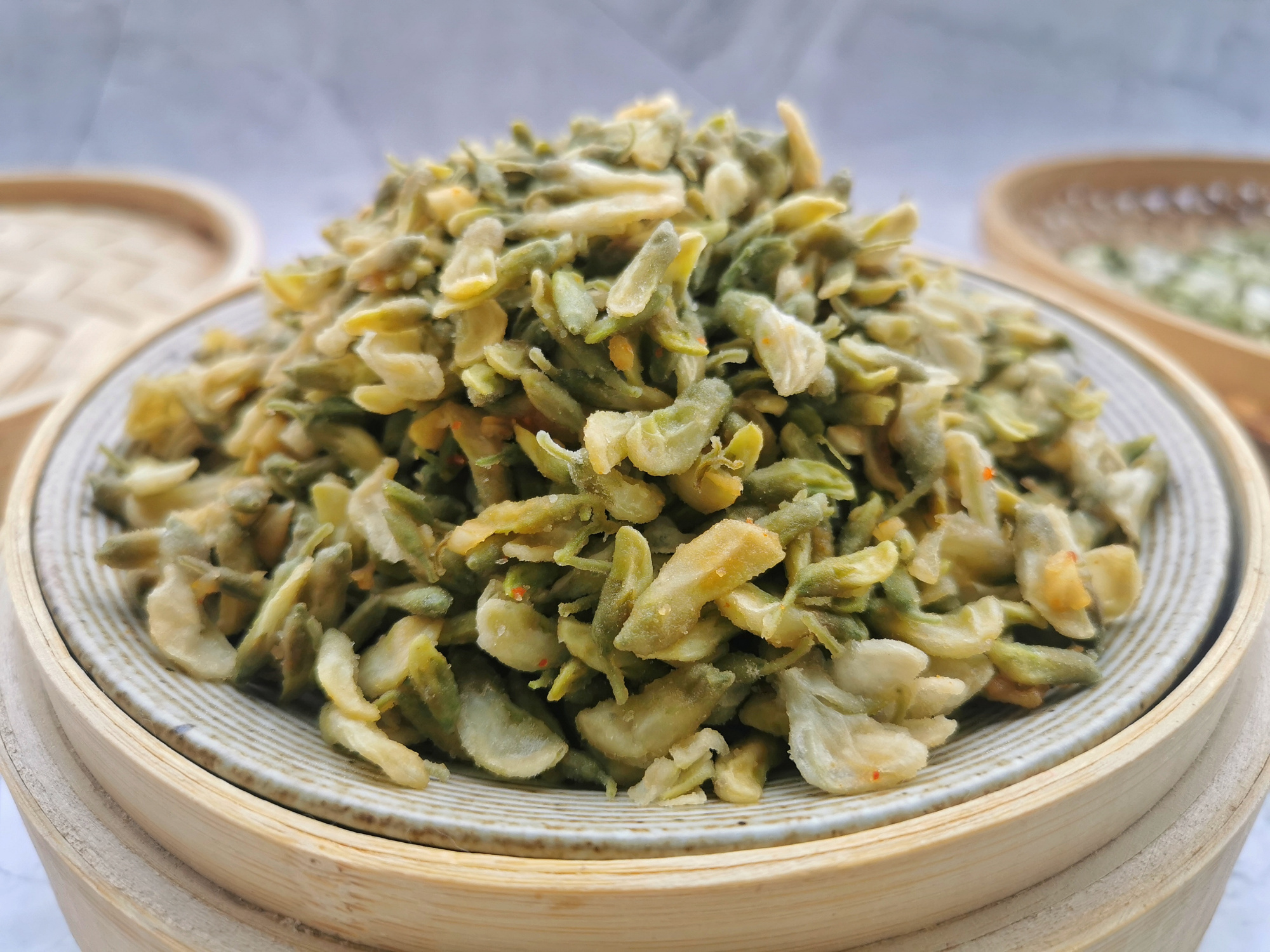 不焯水的槐花有毒吗,洋槐花不加面粉直接上锅蒸