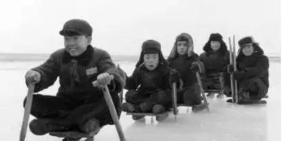 小时候家里没有暖气,小时候没暖气