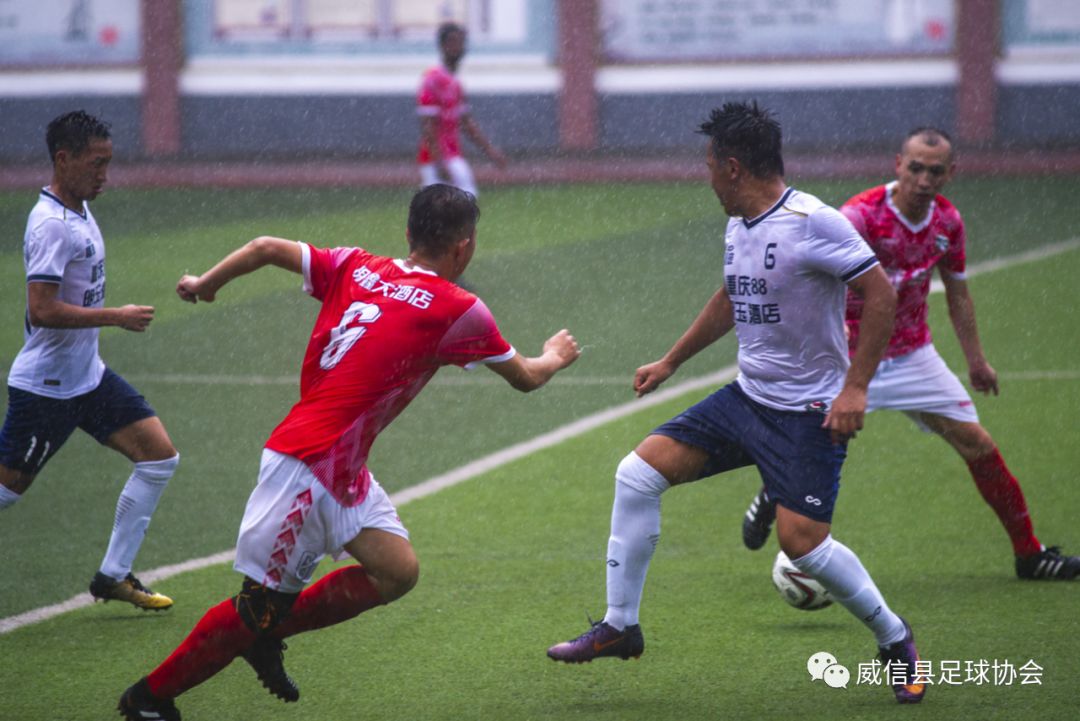 三市镇的足球比赛,我县首次举办全国县域足球赛事