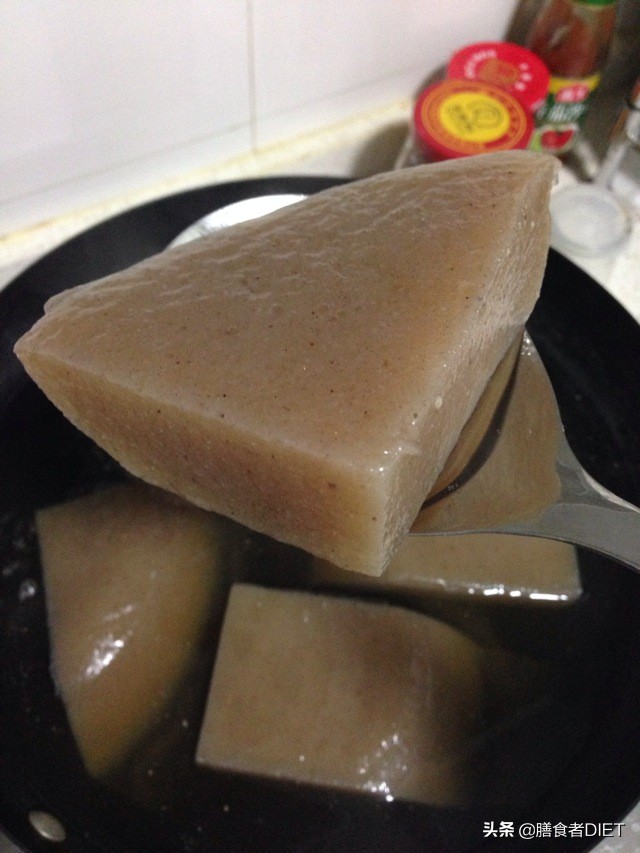 肚子太胖吃多了难受,肚子很鼓很硬吃的也不多怎么回事