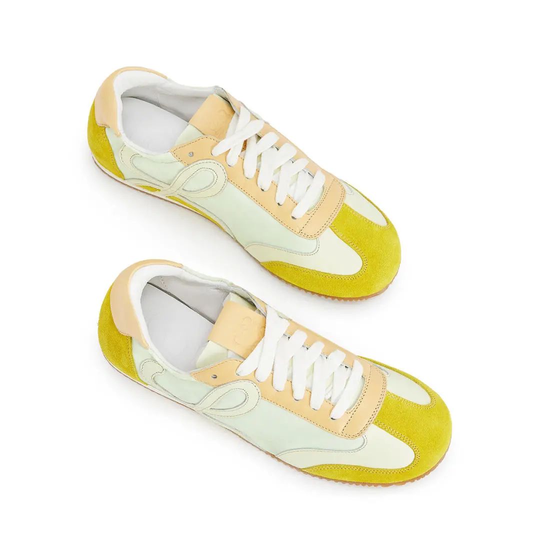 德训鞋奶油蓝白,白百何黑色德训鞋穿搭