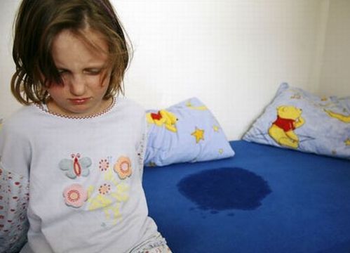 6岁孩子还会尿床该不该打,孩子多大尿床要如何干预