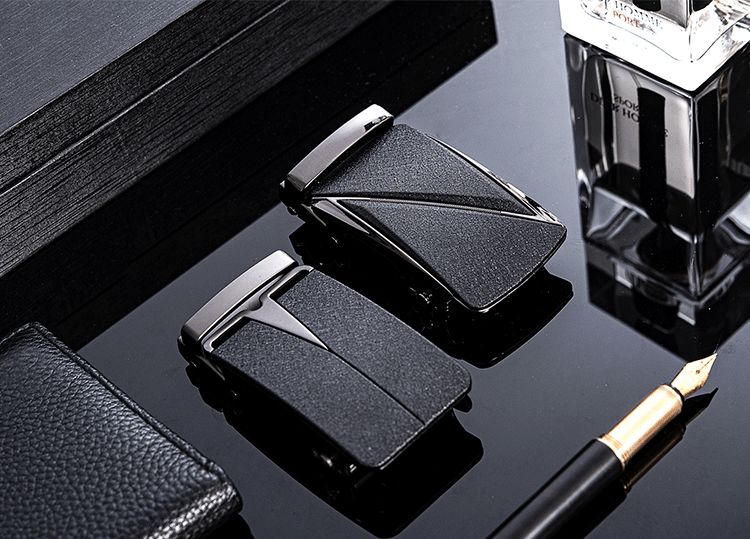 女人看包包男人看手表,女人看包包