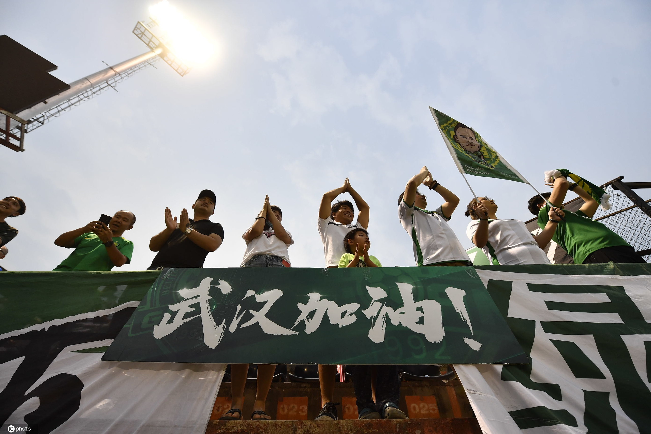 疫情无情人有情北京,中国足球北京国安今晚比赛直播