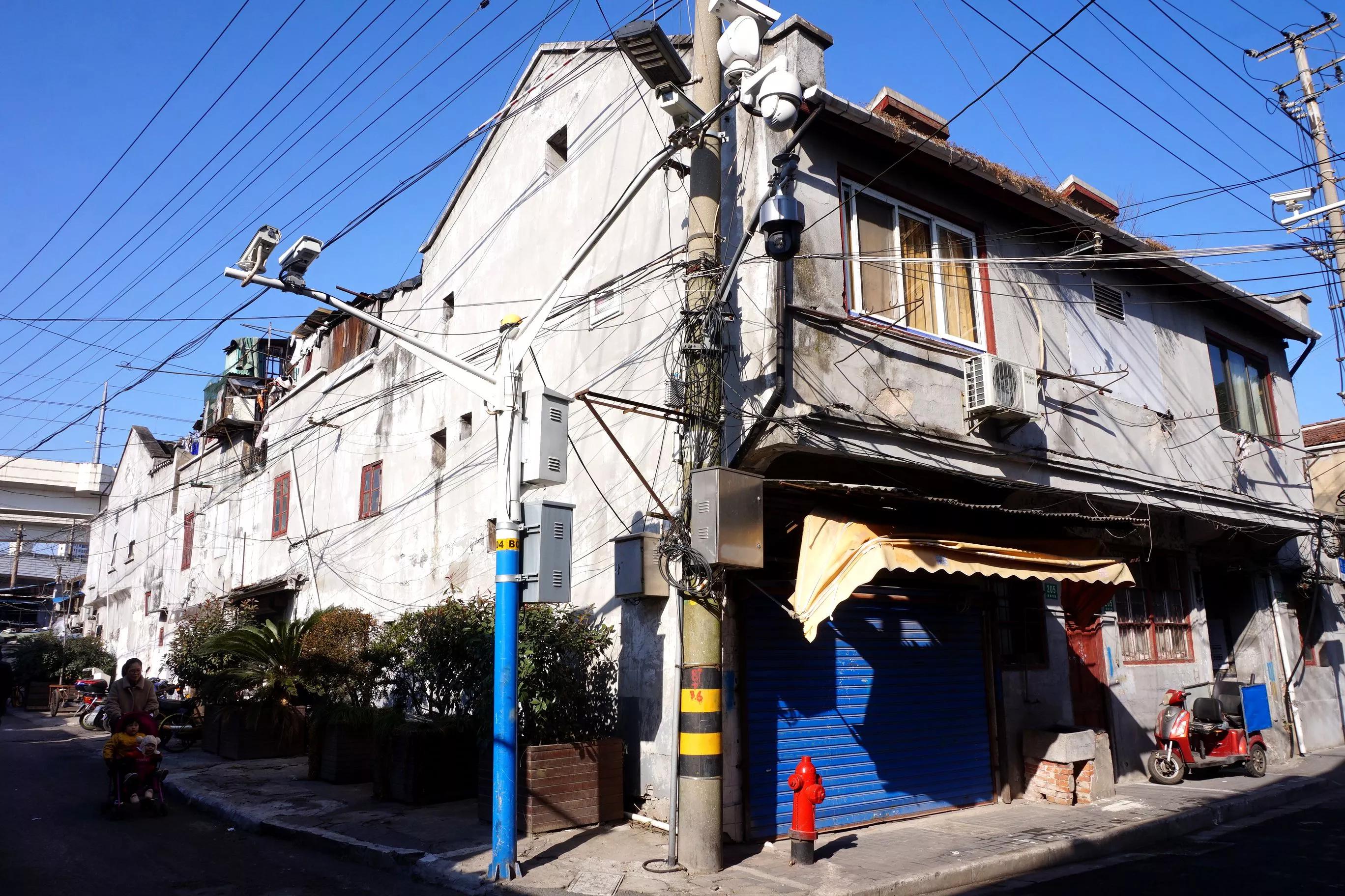 挥挥手不留痕迹,挥挥手不带走一粒尘土