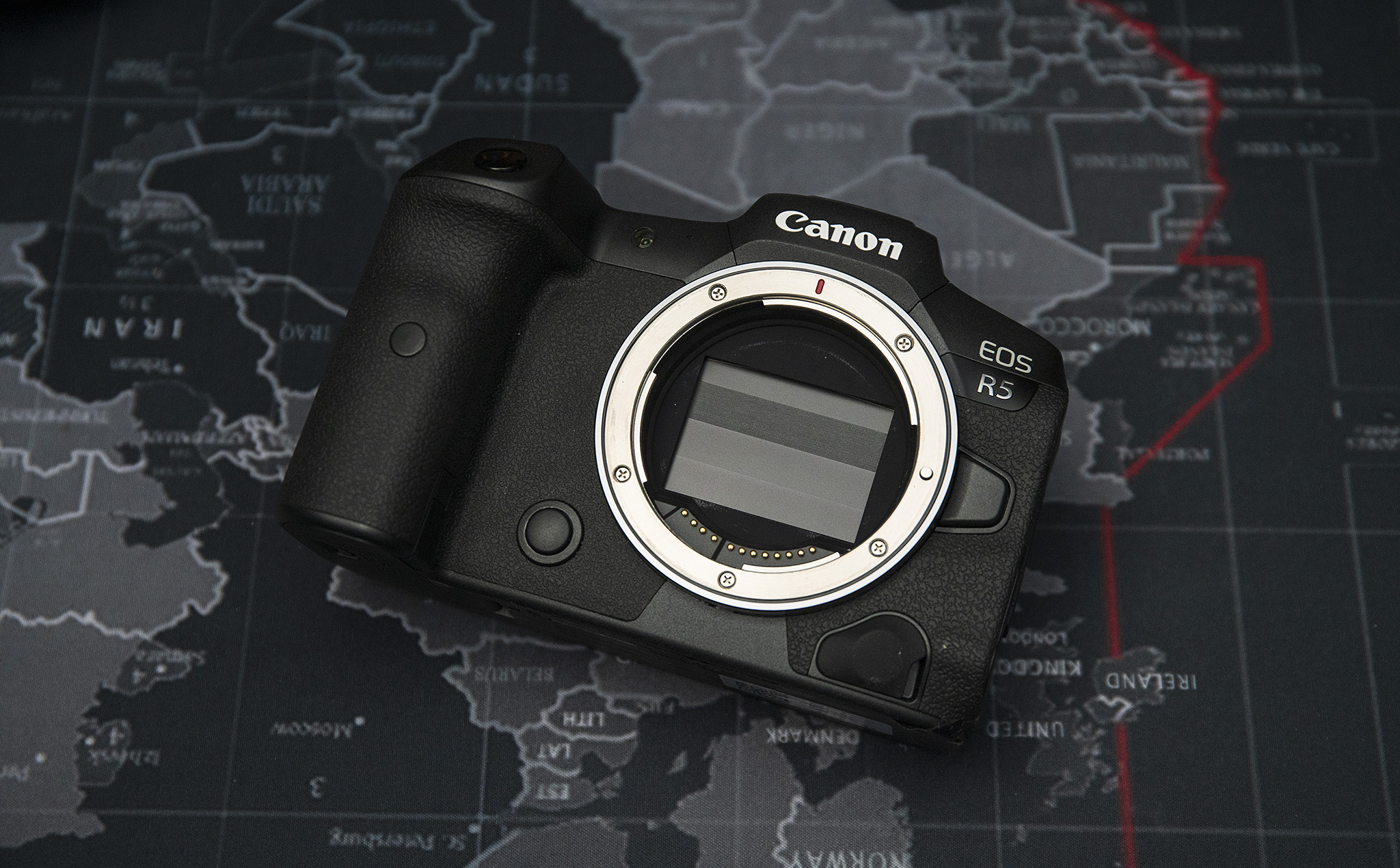 r5佳能24-70f2.8套机,佳能r5无反之战评测