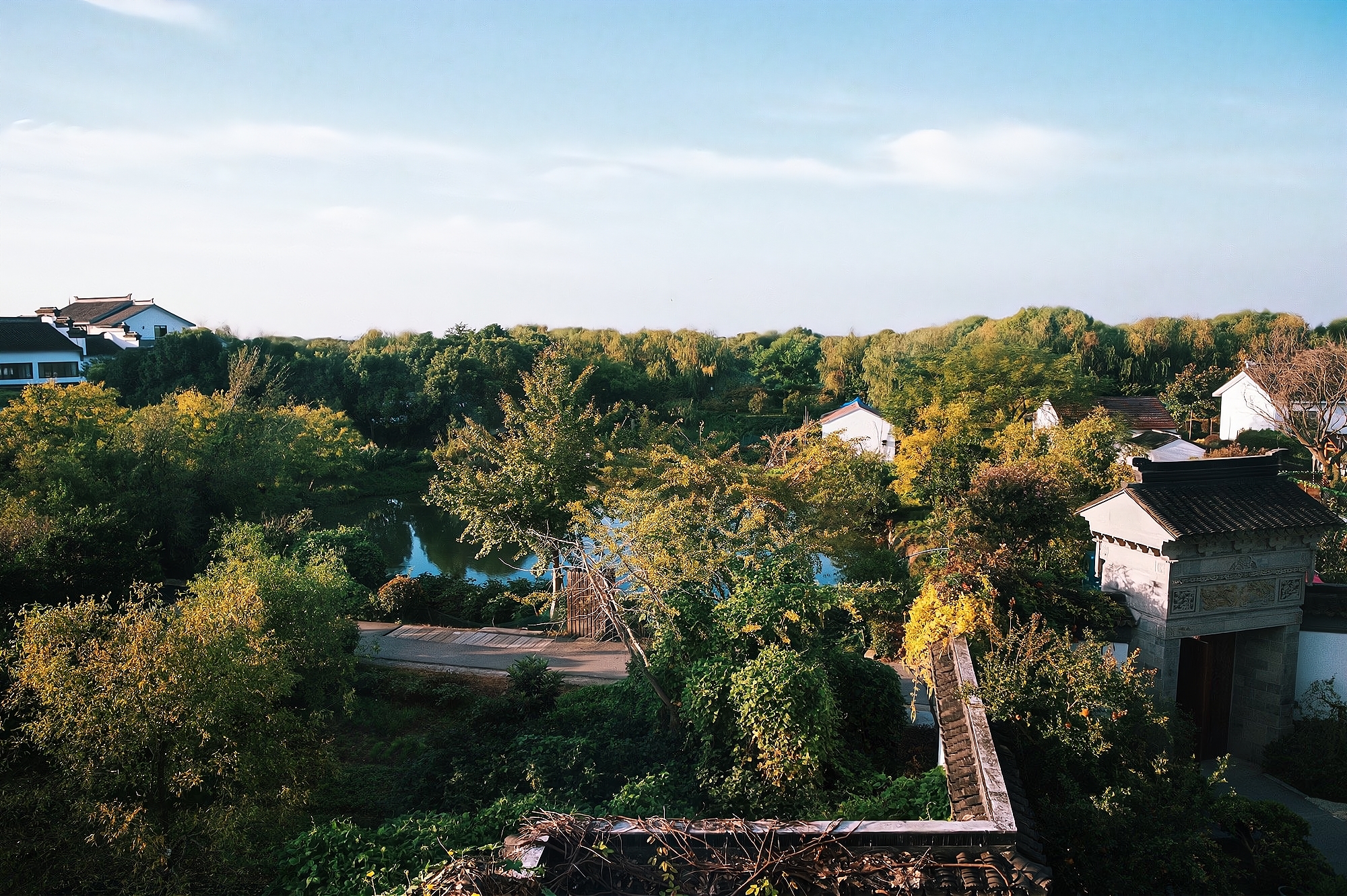 苏州太湖中像蟠桃的小岛,苏州太湖边隐藏着一个世外桃源