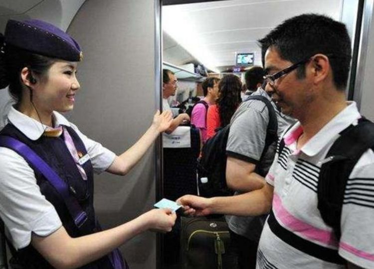 为什么火车空调冬天热夏天冷,火车上空调开的太低了怎么办