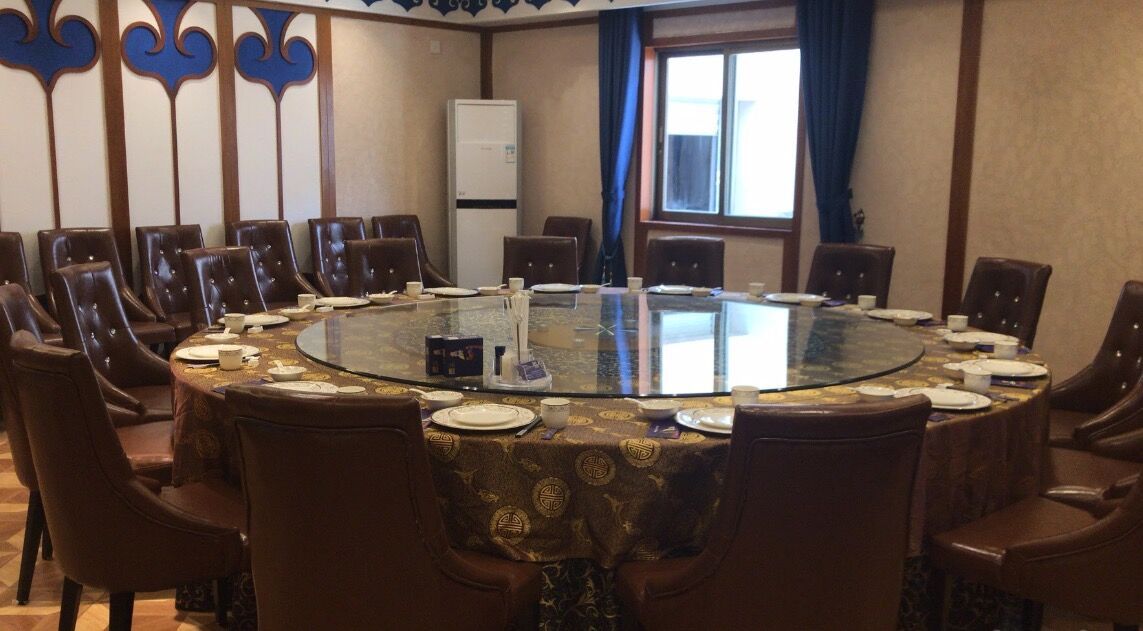 味觉盛宴第二届菜品交流圆满成功,蒙古晚餐品尝特色风味烤全羊