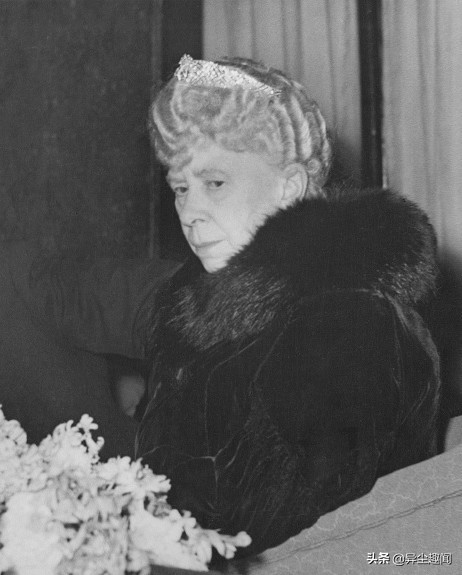 英国王室戴的珠宝,英国王室佩戴珠宝