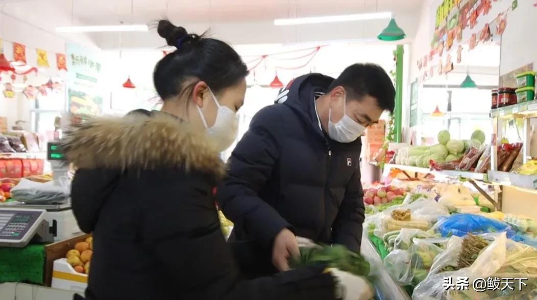 「*党**旗在防疫一线飘扬」社区书记惠炳东：“妈妈对不起！*党**员必须在一线！”