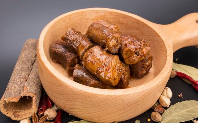 周黑鸭制作的全过程视频,周黑鸭制作技术全过程视频