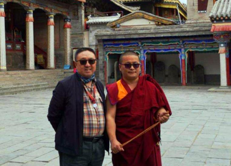 揭秘森林瑜伽原名藏密气功？致人死亡大师刘尚林*藏西**拜师照片曝光