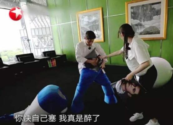 韩国的音乐天才，中国的笑柄，内娱综艺真的是“照妖镜”么？