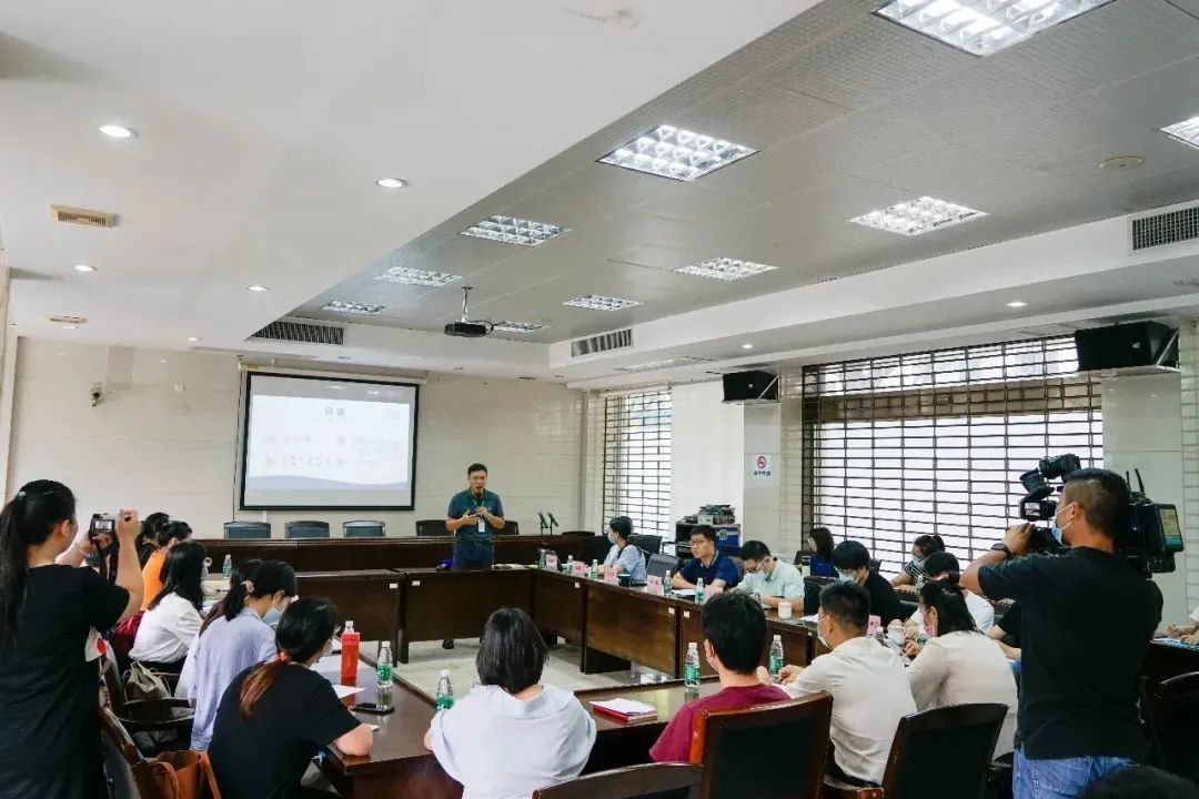 持续推进助学项目一路前行,资助育人守初心筑梦助学促成长