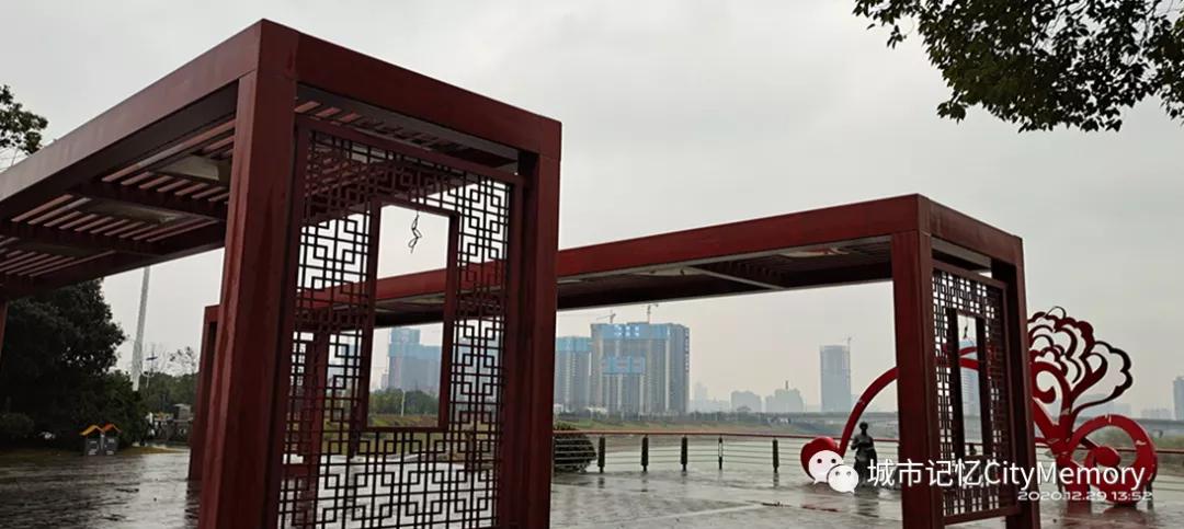 走过古老的石拱桥,长沙市洪山庙老桥哪年通车