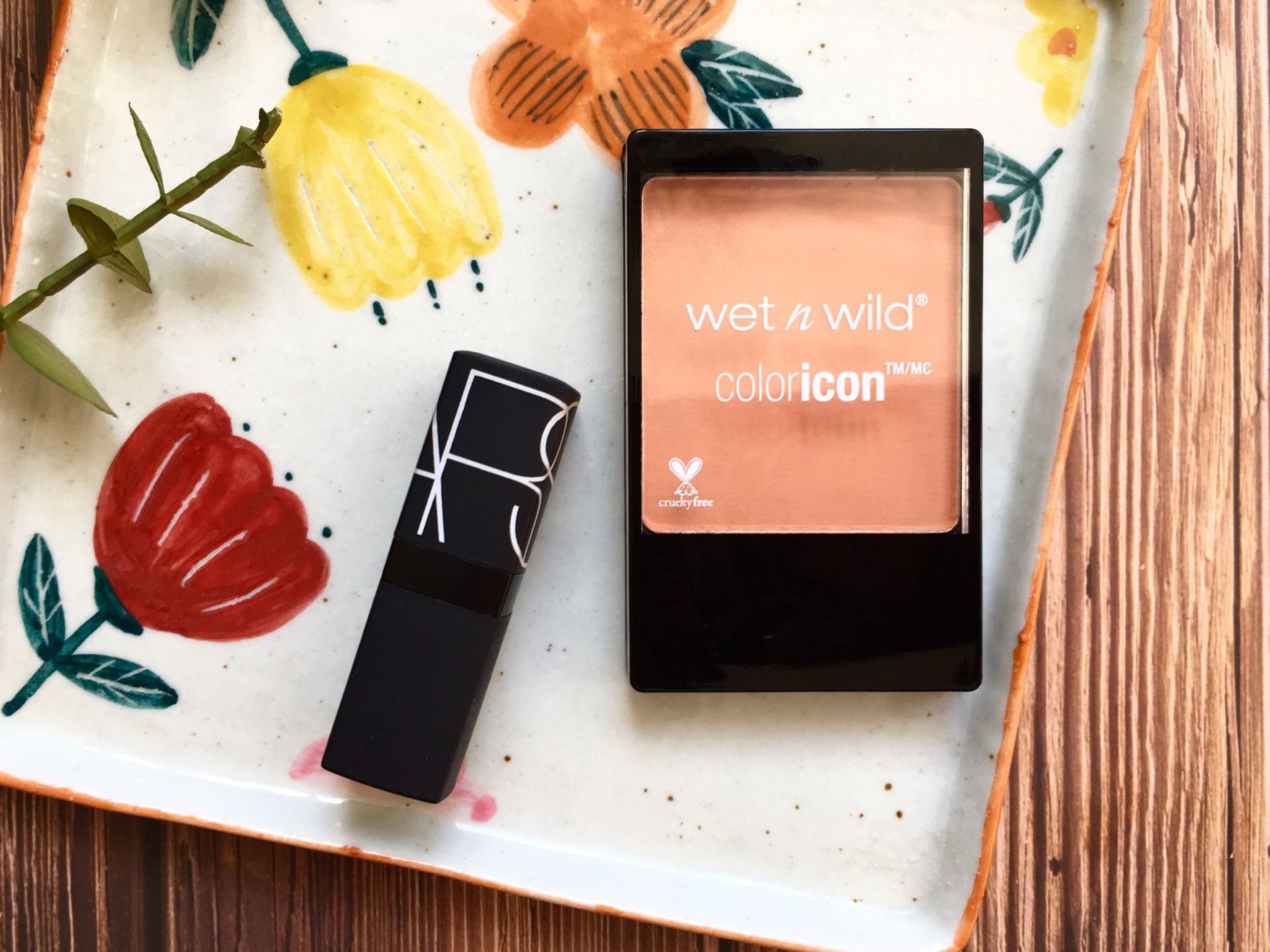 润唇膏和口红如何搭配,日常搭配需要几支口红