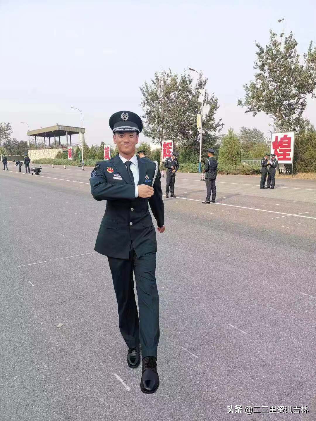 赞!吉林市一参谋参加阅兵文职人员方阵