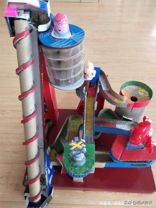 幼儿园自制玩教具评选现场,地方特色自制玩教具幼儿园