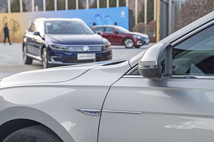 大众新能源制动系统报警,上汽大众油电混合帕萨特试驾