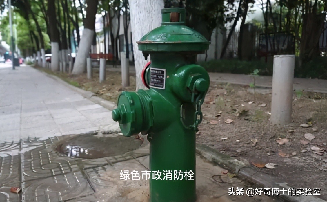 飞机上的马桶别乱用,飞机上的马桶为什么不容易粘