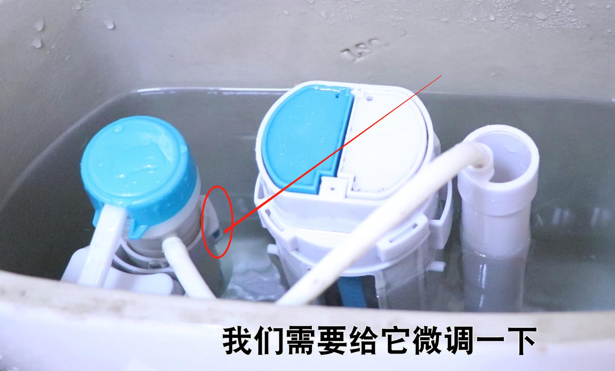 马桶冲水无力倒一盆水才能冲下去,马桶冲水无力倒水就能冲下去