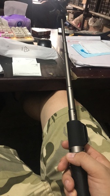 华为三脚架自拍杆af15怎么用,华为有线自拍杆的使用方法及操作