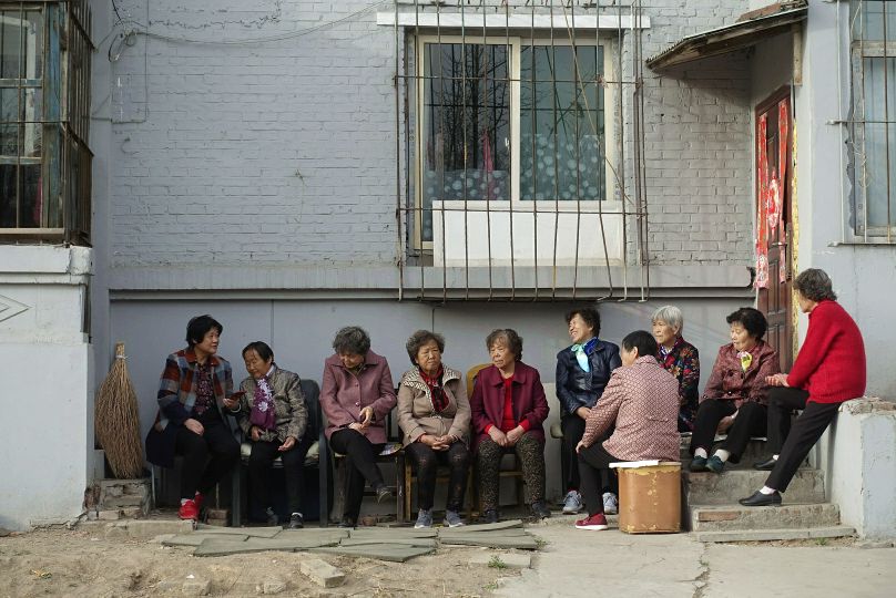 为老年人提供活动场地,老年活动室桌椅摆设