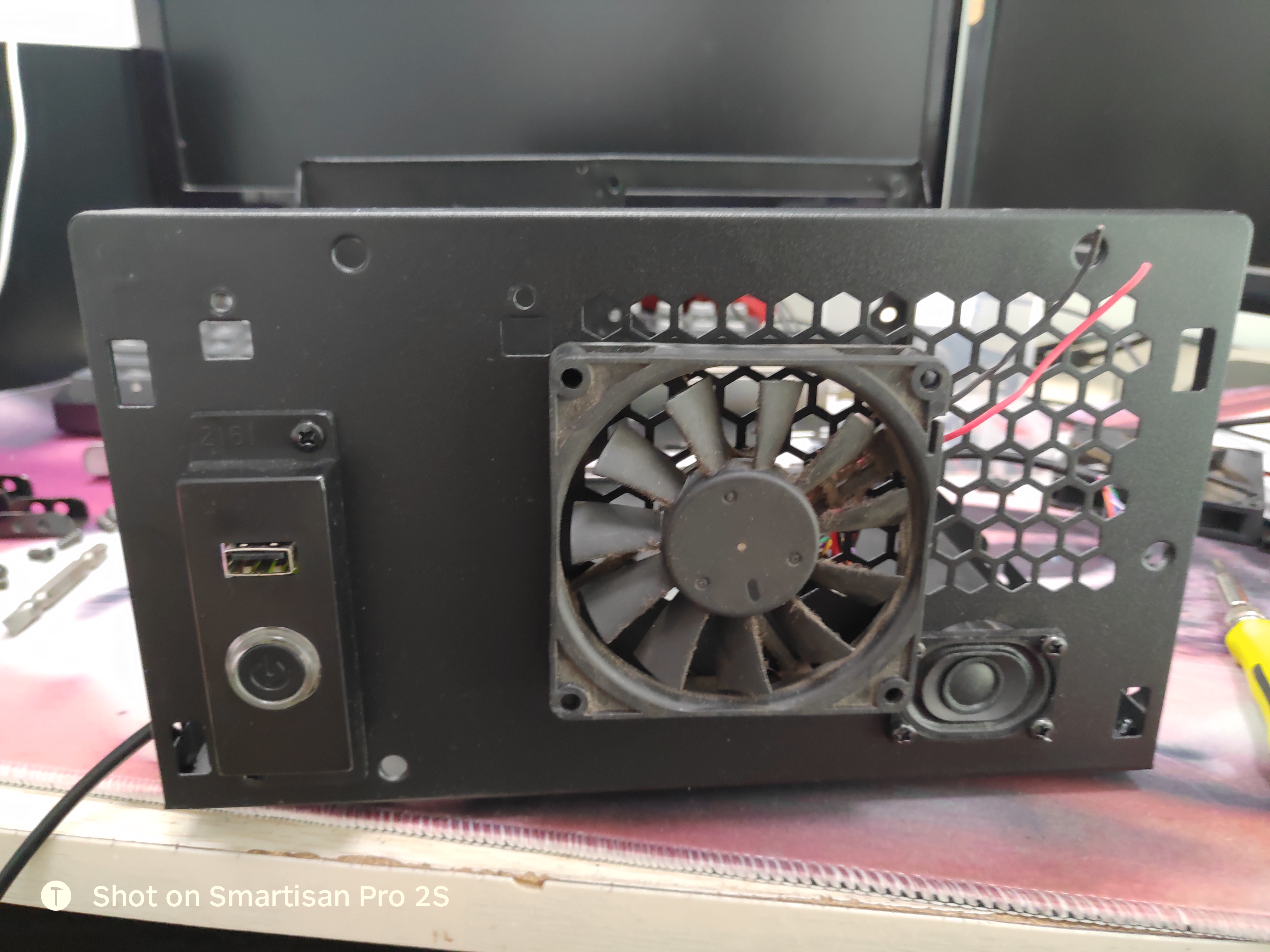 日常捡垃圾：60块包邮sinoc小机箱送电源和音响，真香？